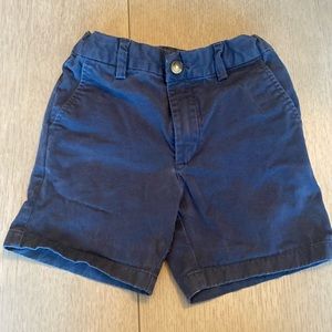 Vineyard Vines Boys size 5 breaker stretch shorts in Navy.